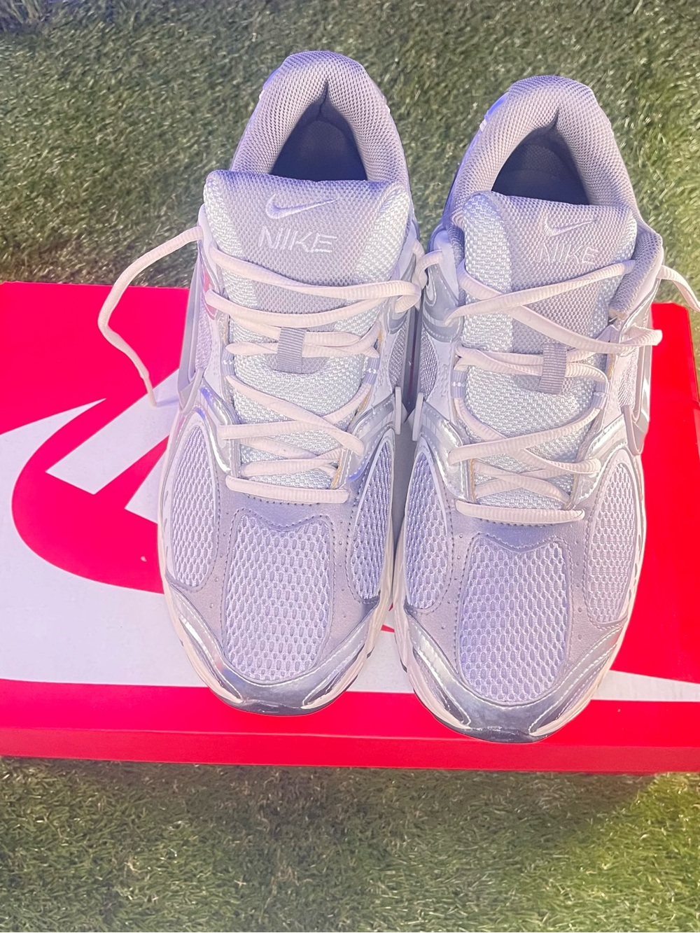 Nike men’s grey Mesh Athletic Trainers — Lavender/White